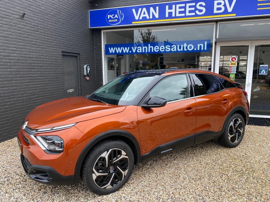 Foto's van Hees Automobielbedrijf bv