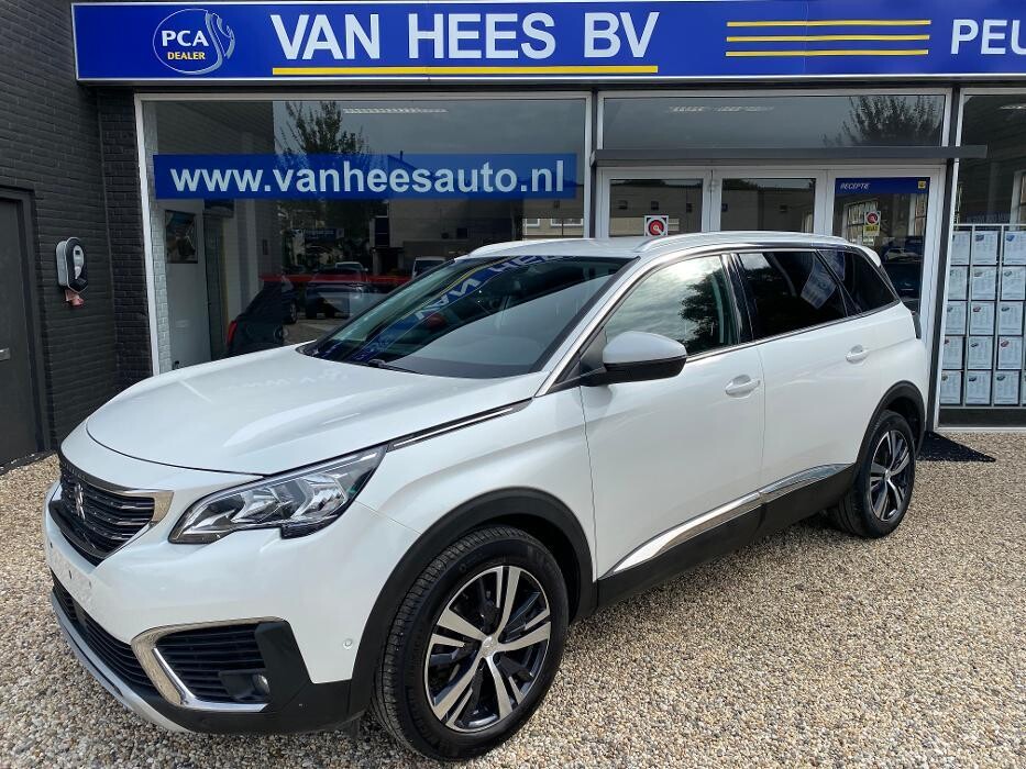 Foto's van Hees Automobielbedrijf bv