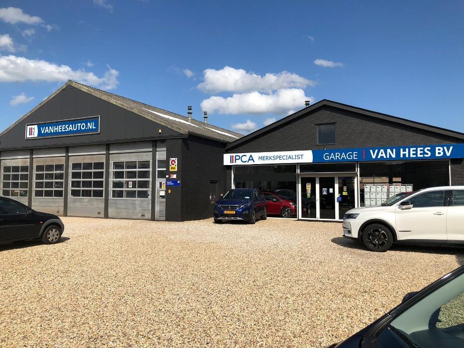 Foto's van Hees Automobielbedrijf bv