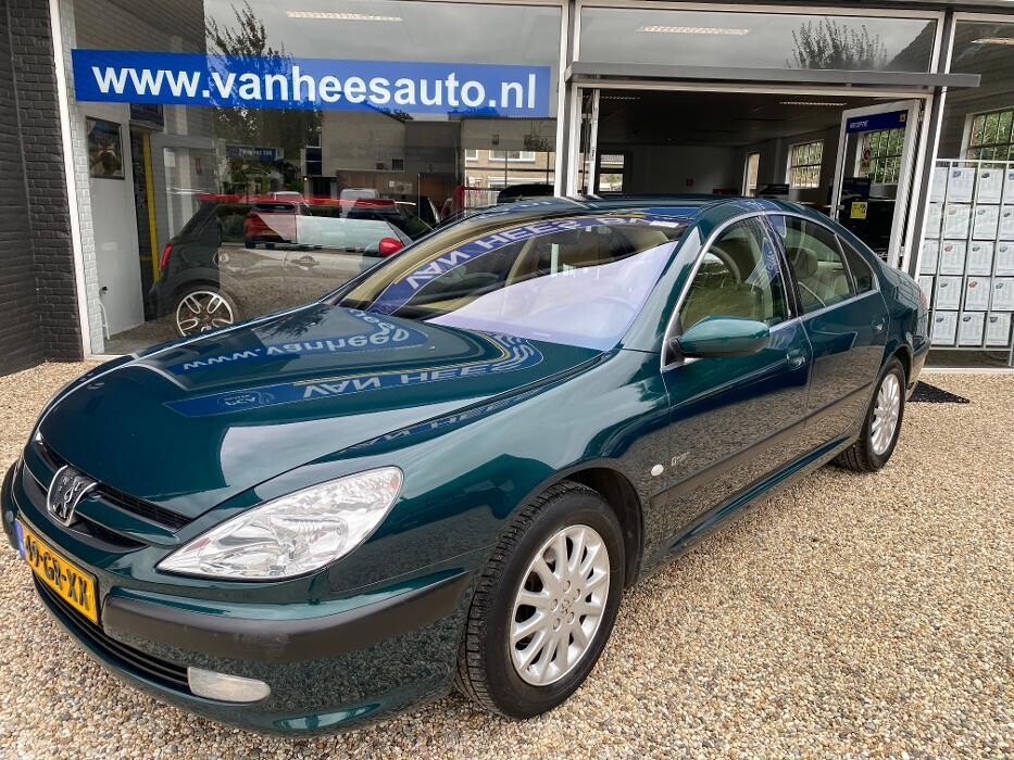 Foto's van Hees Automobielbedrijf bv