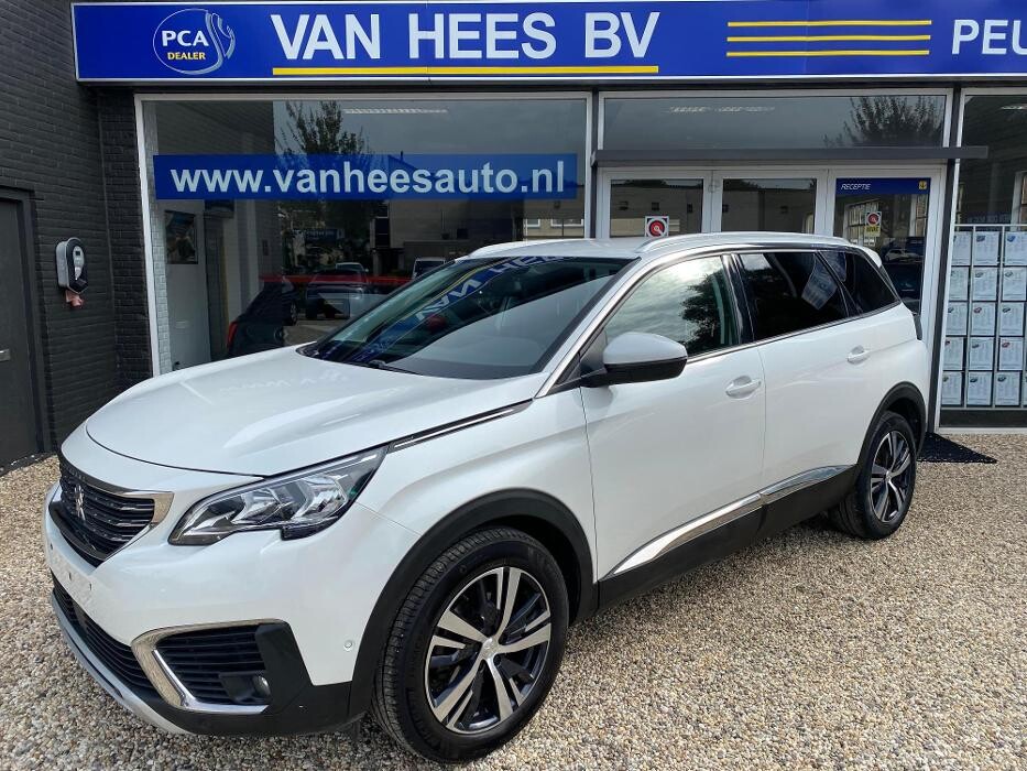 Foto's van Hees Automobielbedrijf bv