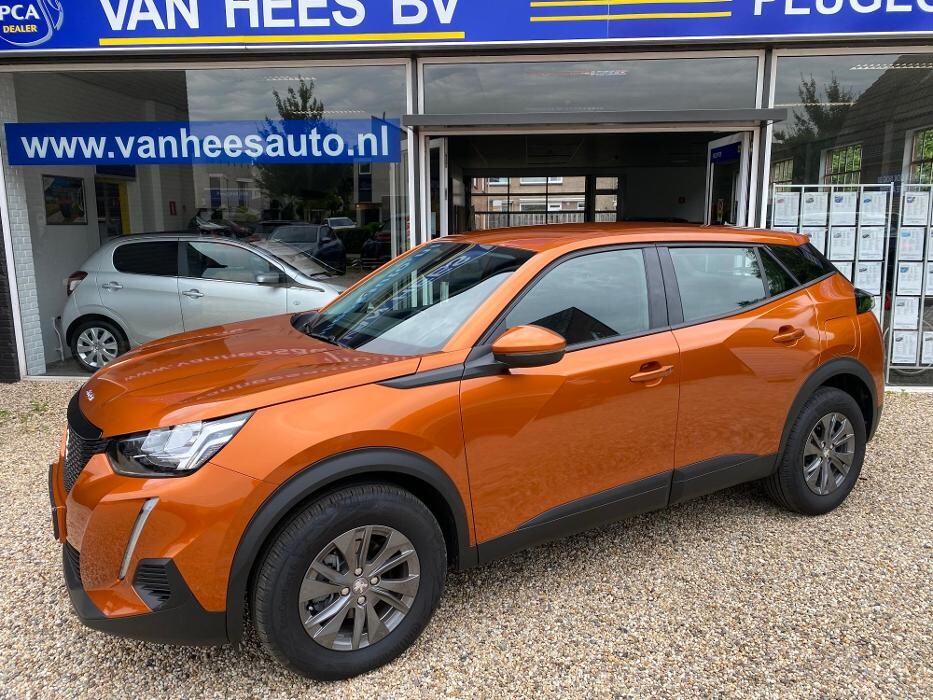 Foto's van Hees Automobielbedrijf bv