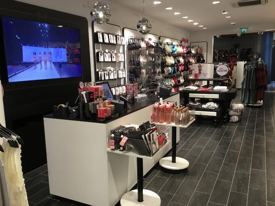 Foto's Hunkemöller Leiden