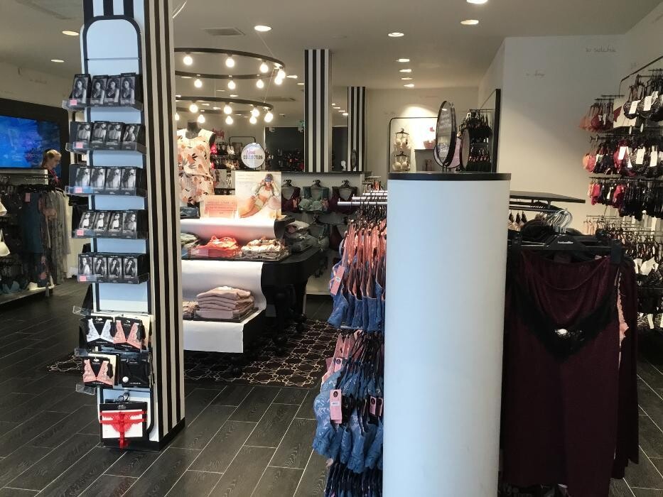 Foto's Hunkemöller Leiden