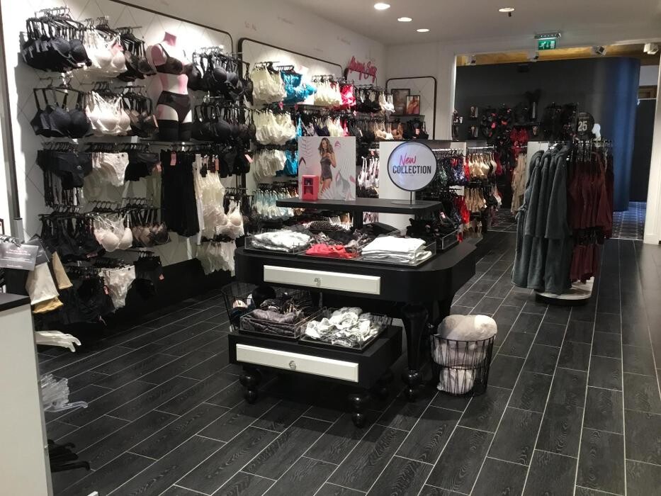Foto's Hunkemöller Leiden