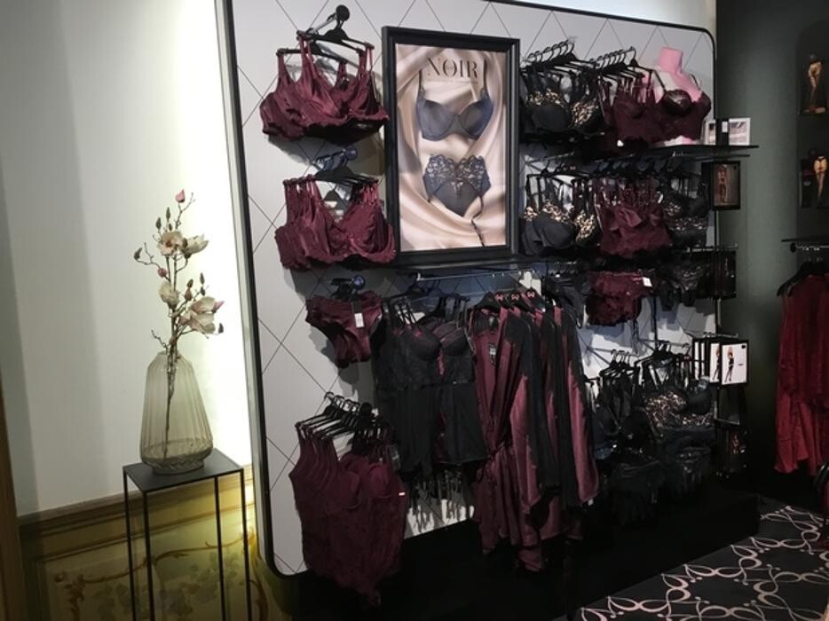 Foto's Hunkemöller Leiden