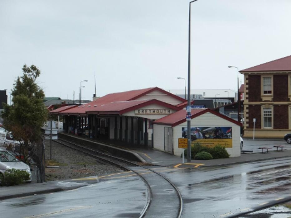 Images Apex Car Rentals Greymouth Railway Station