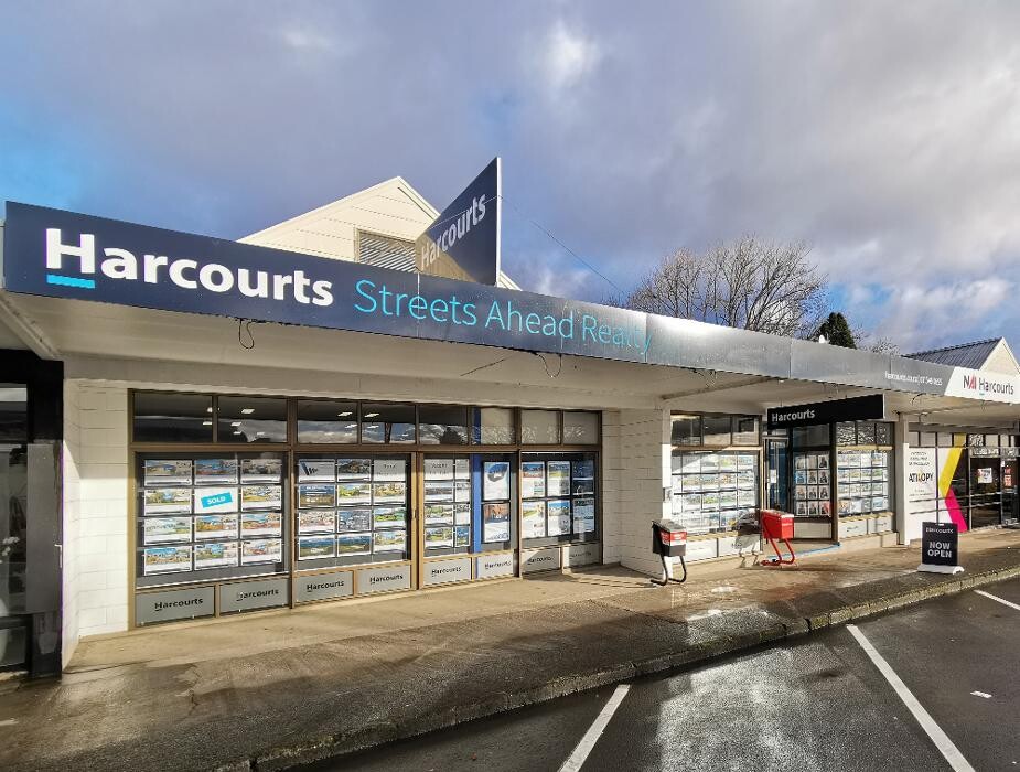 Images Harcourts Katikati