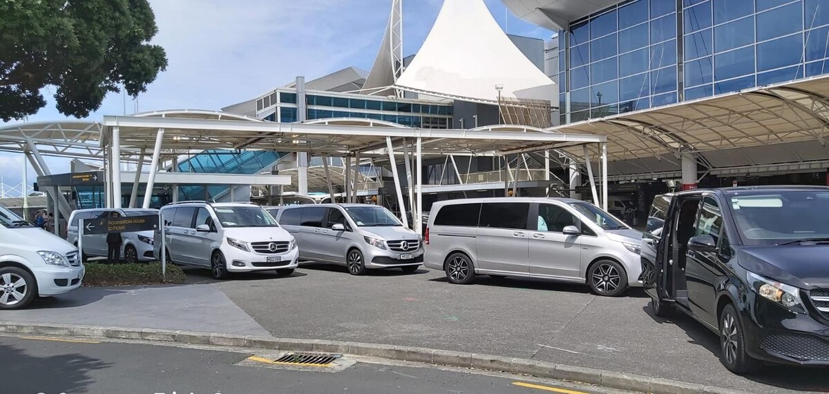 Images BRIGHTLANE Luxury Transfers & Tours
