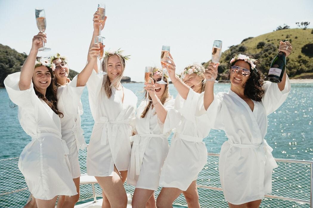 Images Silver Wave Yacht Charters