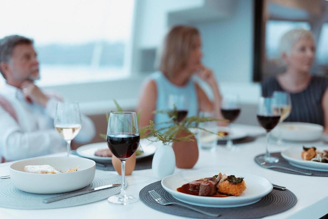 Images Silver Wave Yacht Charters