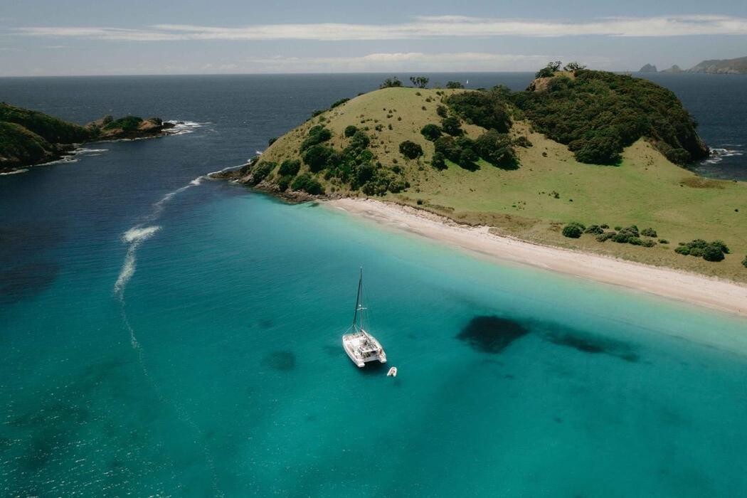 Images Silver Wave Yacht Charters