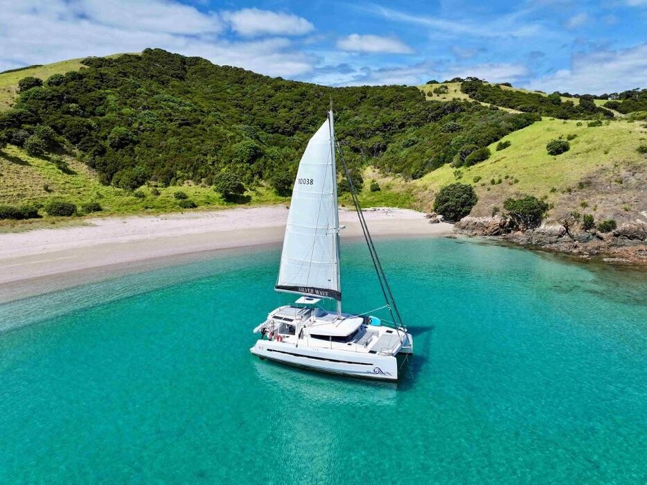 Images Silver Wave Yacht Charters