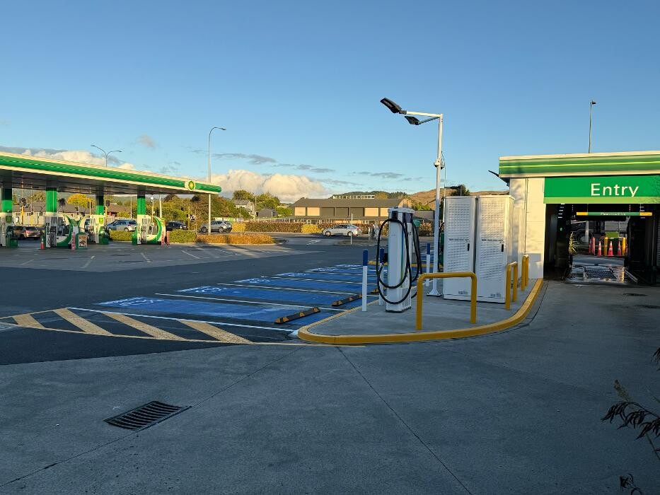 Images bp charge Charging Station