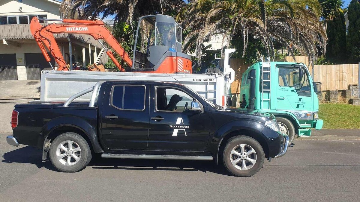 Images A Truck & Digger Ltd
