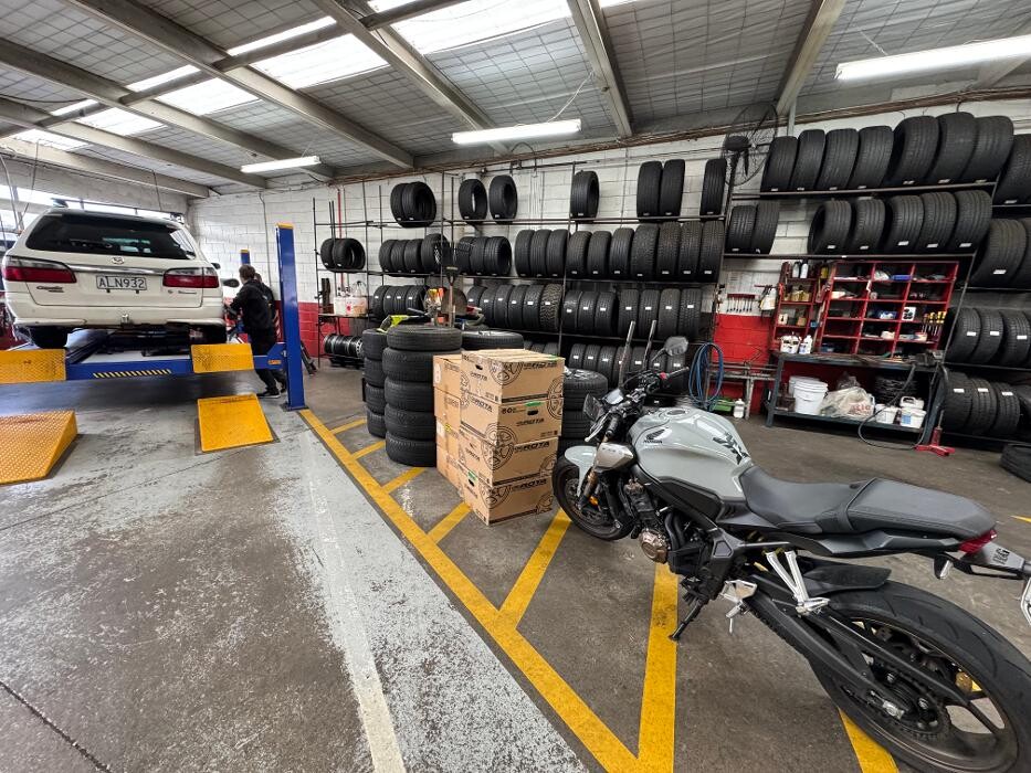 Images Tyretraders West