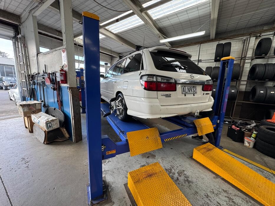 Images Tyretraders West