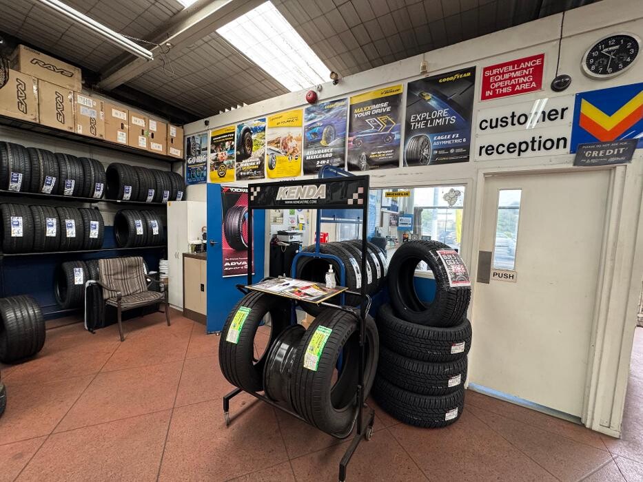 Images Tyretraders West
