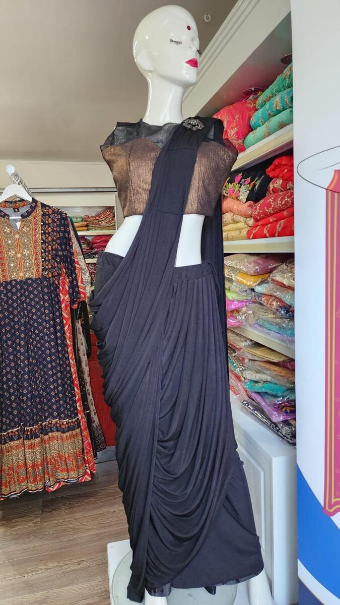 Images SAAISNEH INDIAN COUTURIER