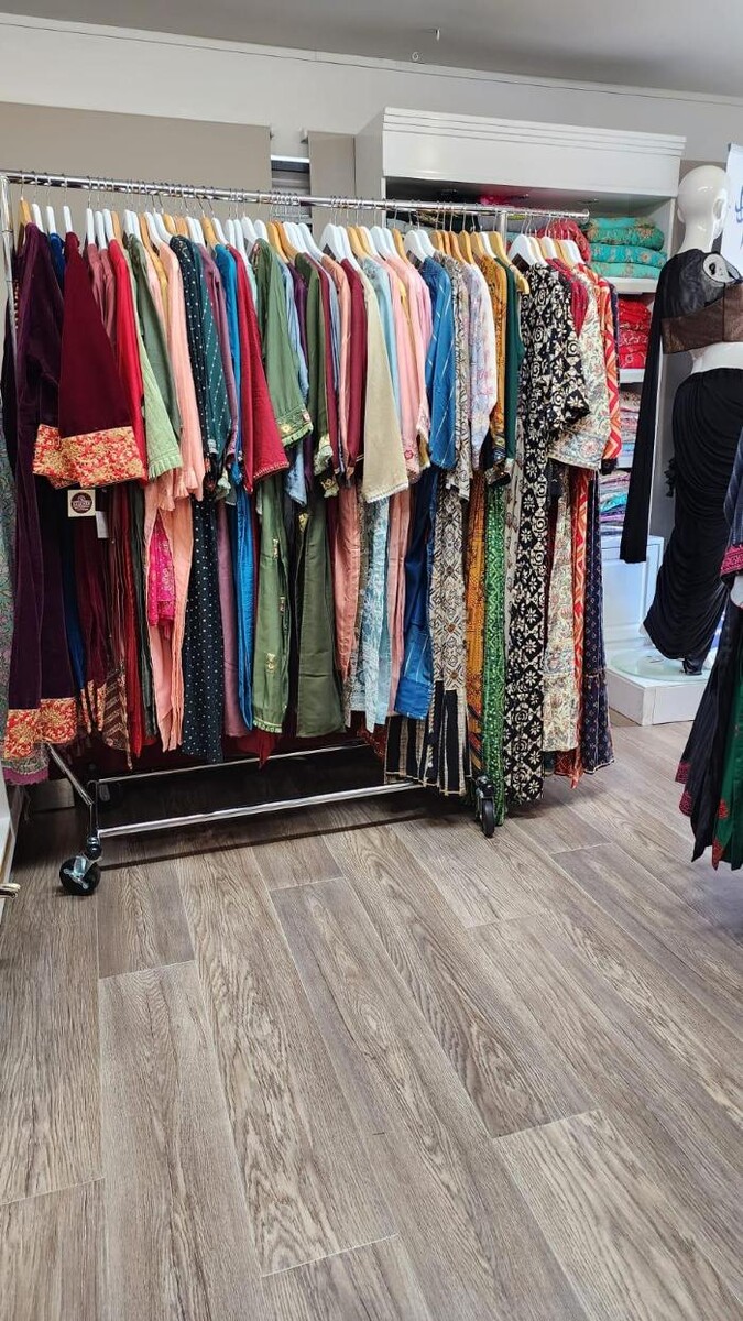 Images SAAISNEH INDIAN COUTURIER