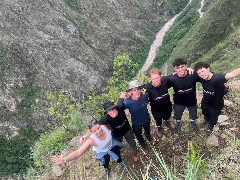 Images Encuentros Peru Adventure - Inca Jungle Trek to Machu Picchu Operator