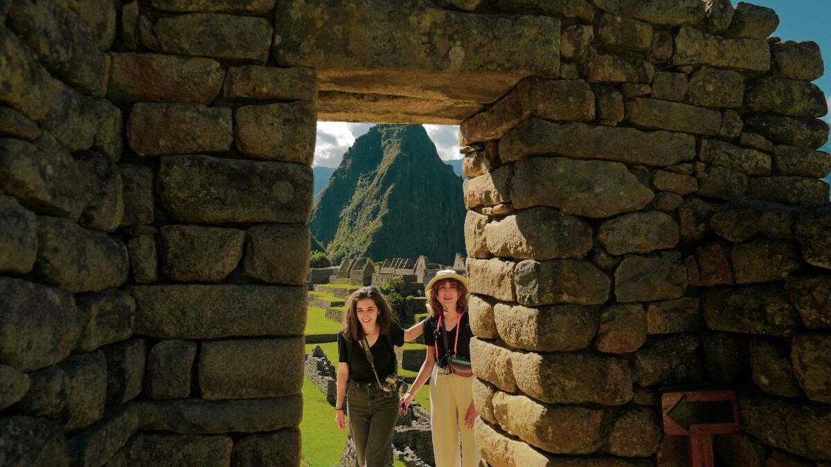 Images Encuentros Peru Adventure - Inca Jungle Trek to Machu Picchu Operator