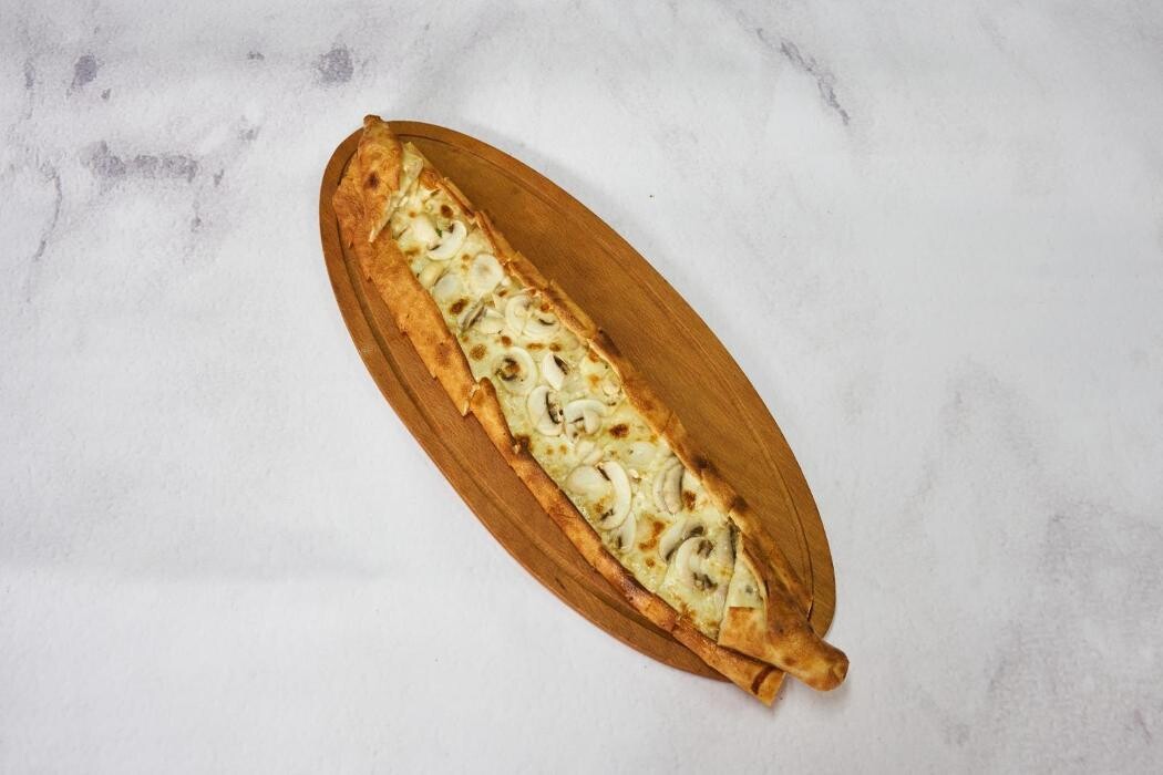 Images Elise Karadeniz Pide & Lahmacun