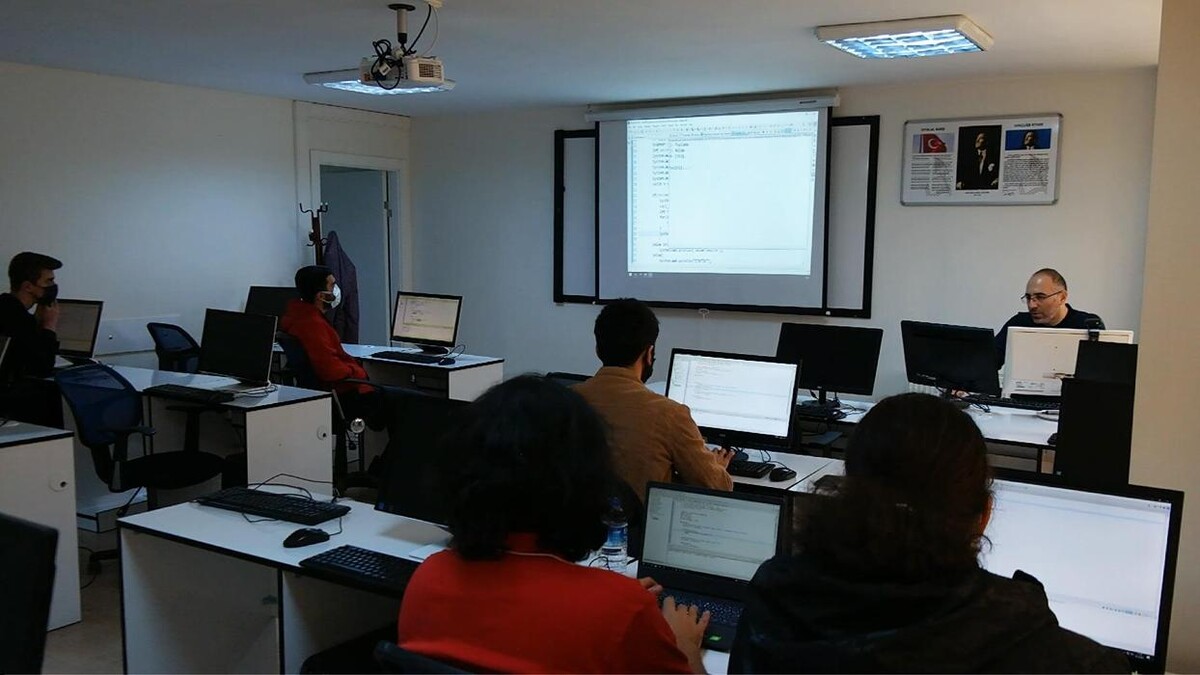 Images Vektörel Bilişim Yazılım Kursu Autocad Kursu Solidworks Kursu 3dsmax Kursu Grafik Tasarım Kursu Revit Kursu Python Kursu