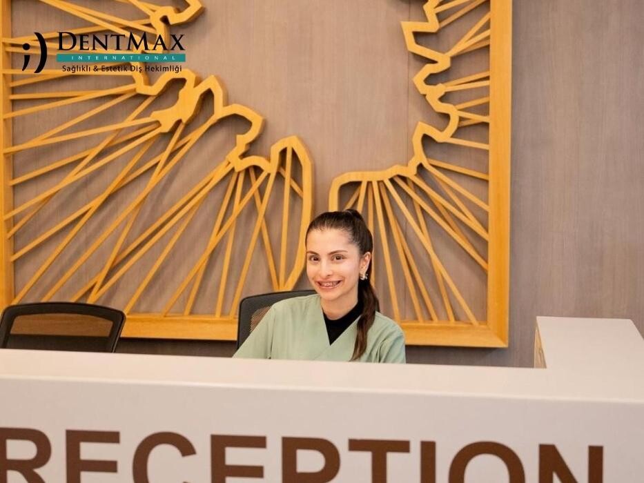 Images DentMax İstanbul Ağız ve Diş Sağlığı Polikliniği / invisalign - implant - lamine