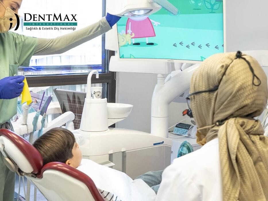 Images DentMax İstanbul Ağız ve Diş Sağlığı Polikliniği / invisalign - implant - lamine