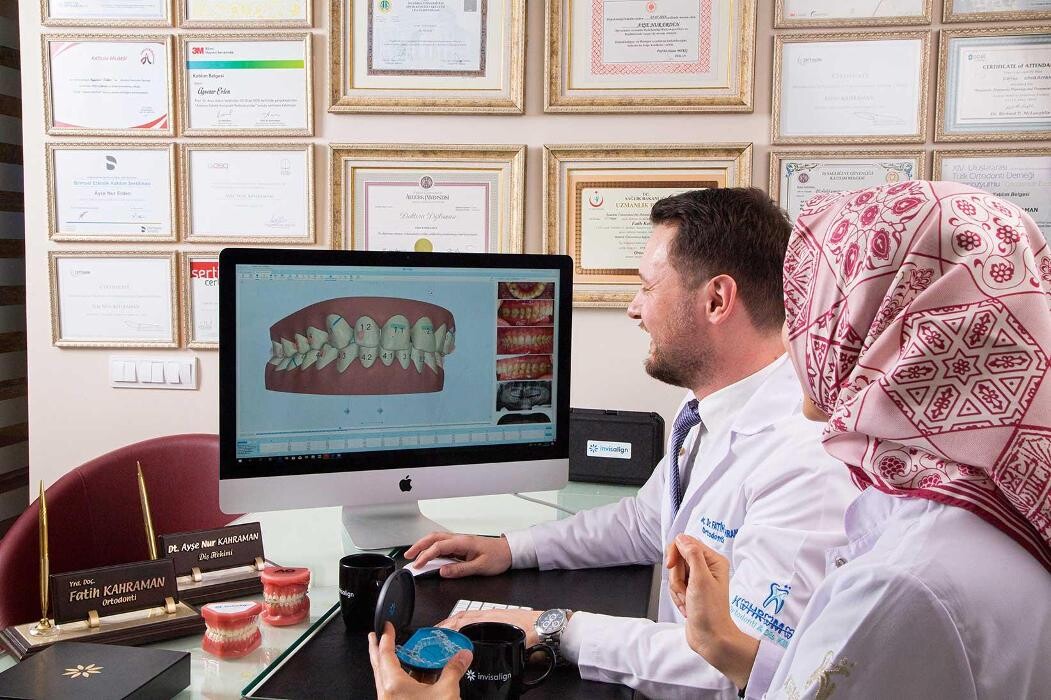 Images DentMax İstanbul Ağız ve Diş Sağlığı Polikliniği / invisalign - implant - lamine