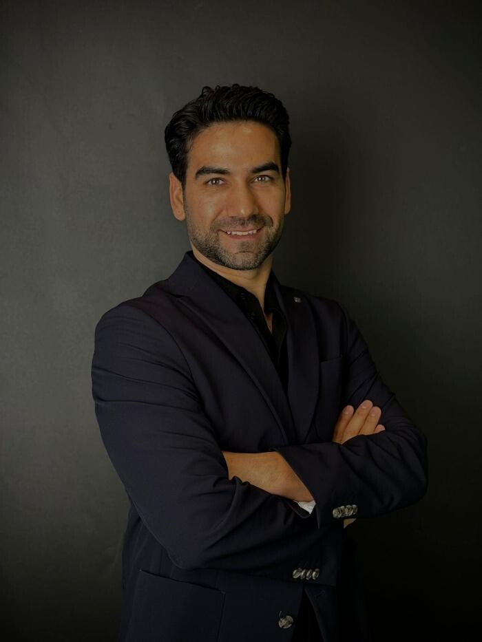 Images Op.Dr. Süleyman Özer | Meme Büyütme | Burun Estetiği I Liposuction I Göz Kapağı Estetiği I Botoks I Dudak Dolgusu