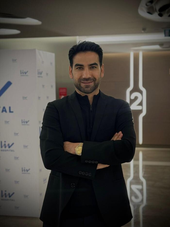 Images Op.Dr. Süleyman Özer | Meme Büyütme | Burun Estetiği I Liposuction I Göz Kapağı Estetiği I Botoks I Dudak Dolgusu