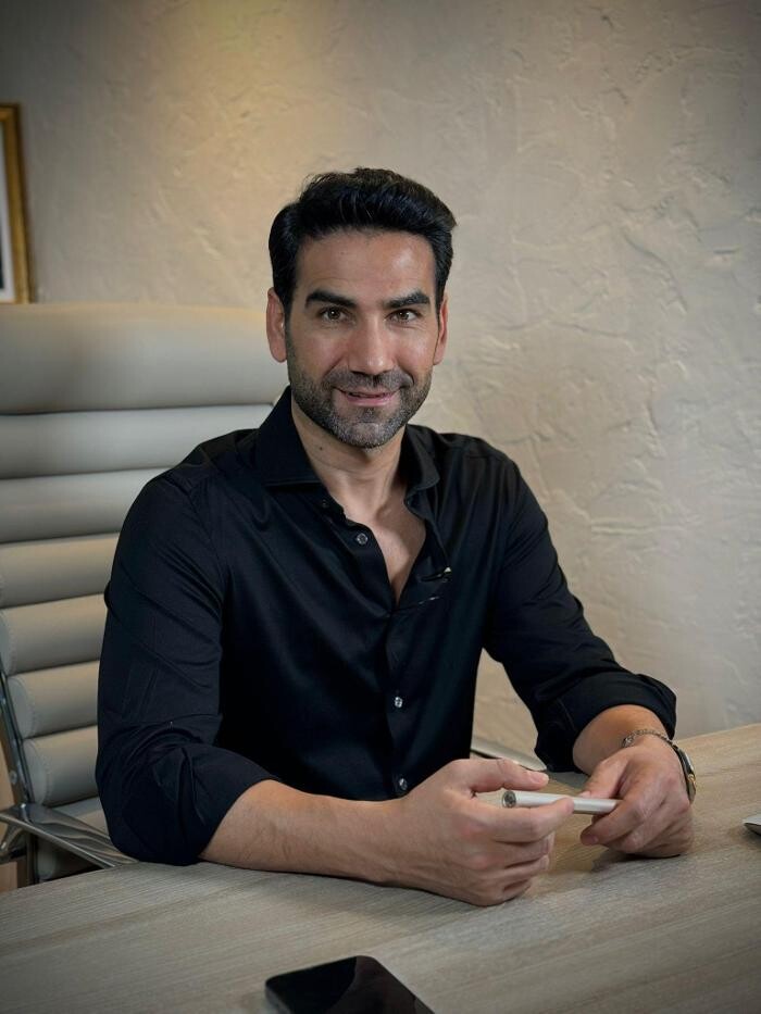 Images Op.Dr. Süleyman Özer | Meme Büyütme | Burun Estetiği I Liposuction I Göz Kapağı Estetiği I Botoks I Dudak Dolgusu