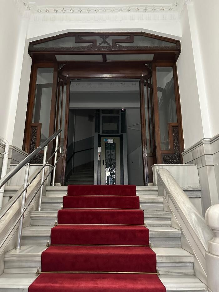 Images Op.Dr. Süleyman Özer | Meme Büyütme | Burun Estetiği I Liposuction I Göz Kapağı Estetiği I Botoks I Dudak Dolgusu