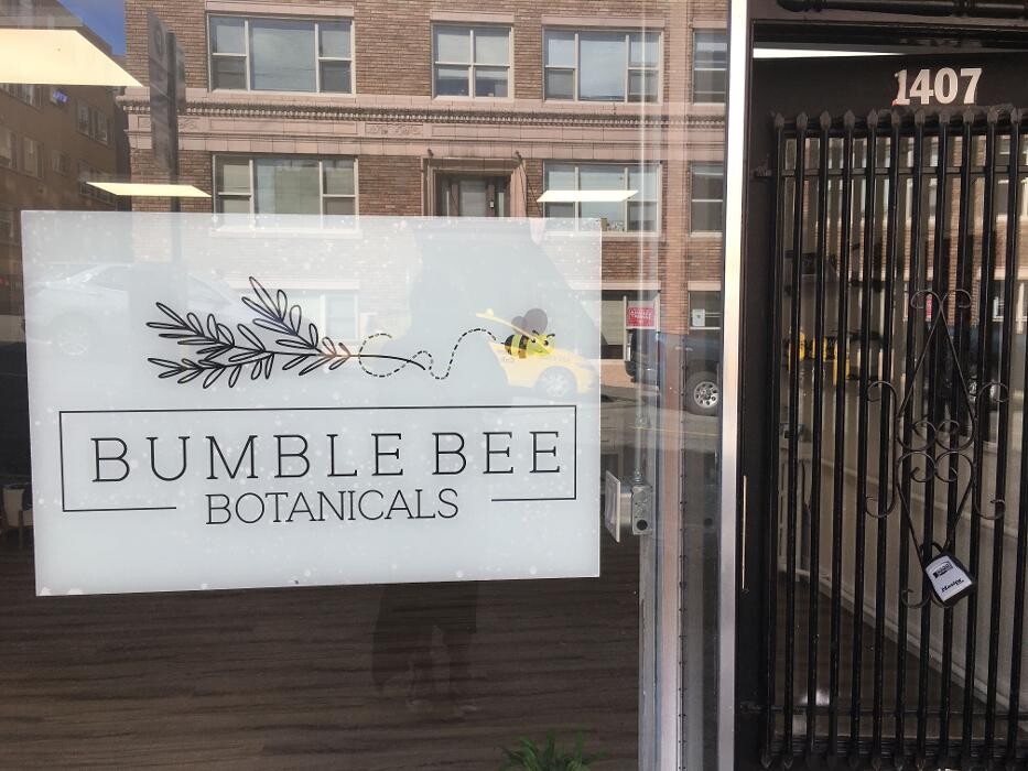 Images Bumble Bee Botancials