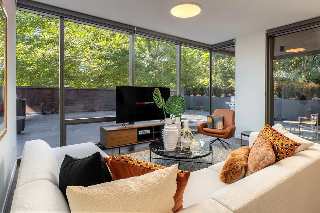 Images Optima Lakeview
