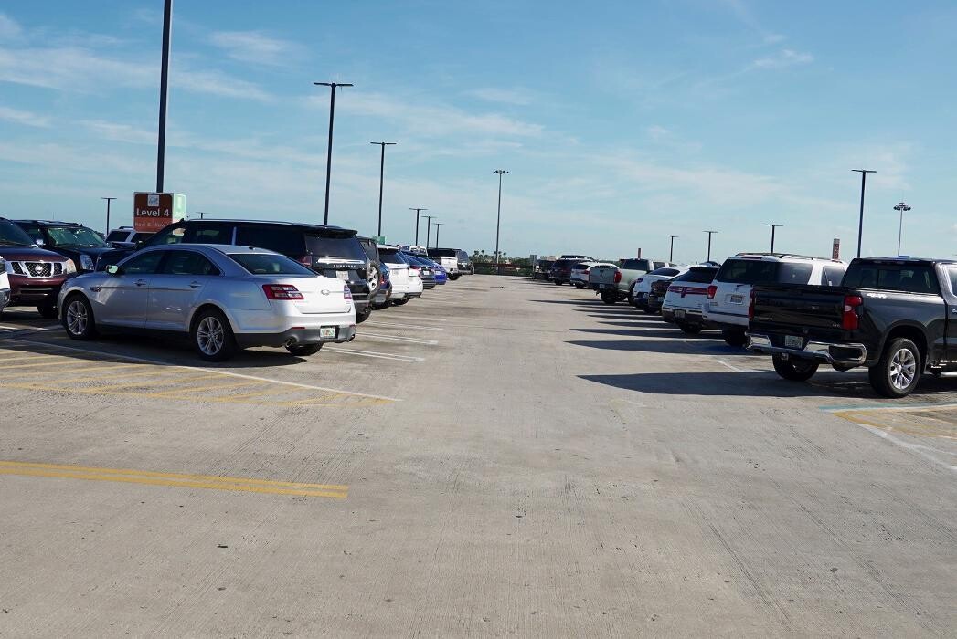 Images Avis Car Rental