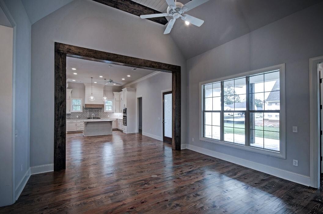 Images Steve Houck Broker/Owner, Real Estate Partners