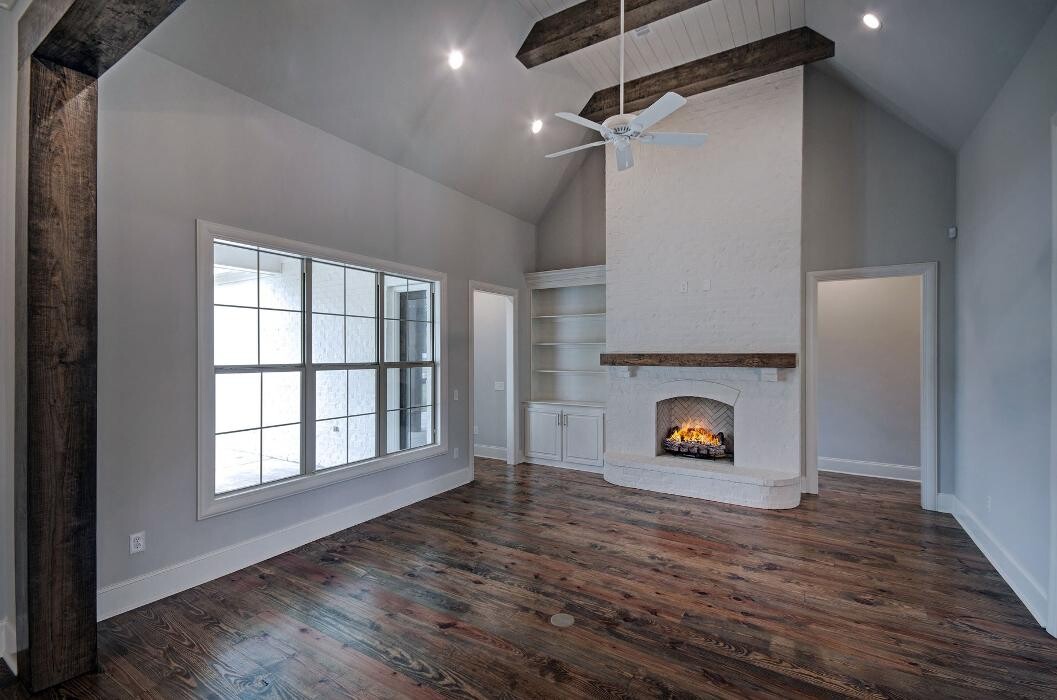 Images Steve Houck Broker/Owner, Real Estate Partners