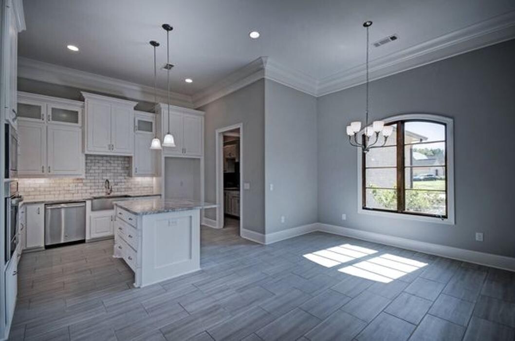 Images Steve Houck Broker/Owner, Real Estate Partners