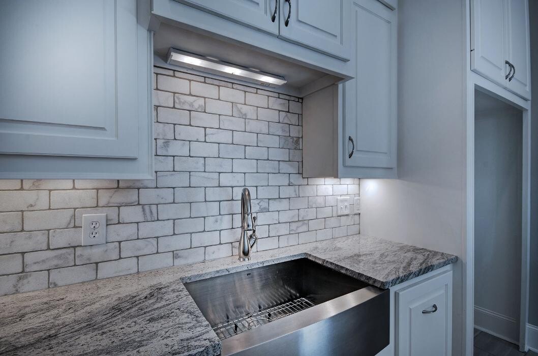 Images Steve Houck Broker/Owner, Real Estate Partners