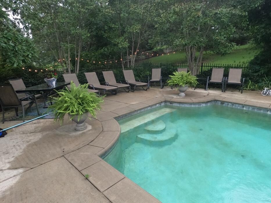Images Steve Houck Broker/Owner, Real Estate Partners