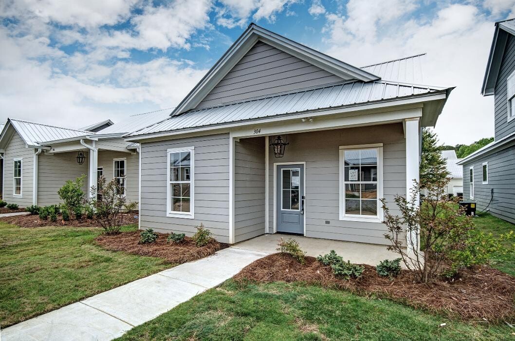 Images Steve Houck Broker/Owner, Real Estate Partners