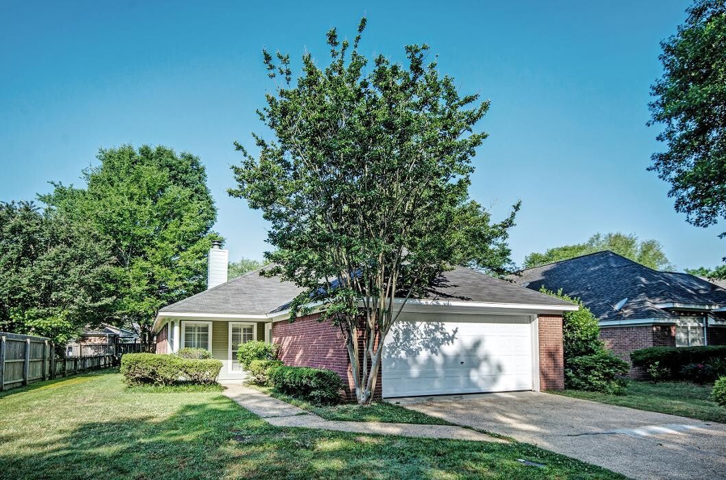 Images Steve Houck Broker/Owner, Real Estate Partners