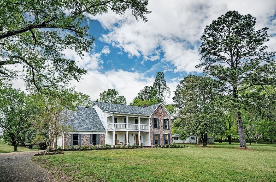 Images Steve Houck Broker/Owner, Real Estate Partners