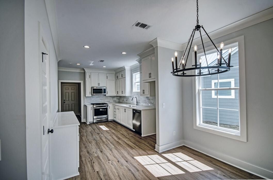 Images Steve Houck Broker/Owner, Real Estate Partners