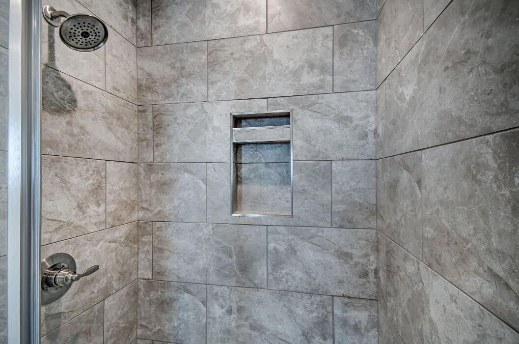 Images Steve Houck Broker/Owner, Real Estate Partners