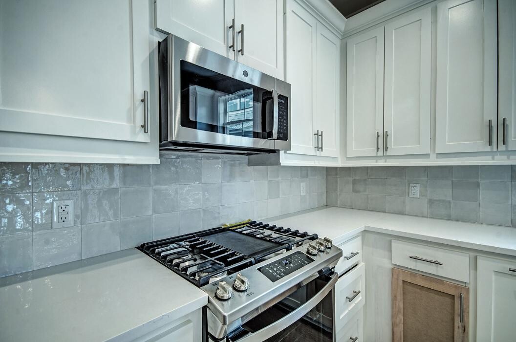 Images Steve Houck Broker/Owner, Real Estate Partners