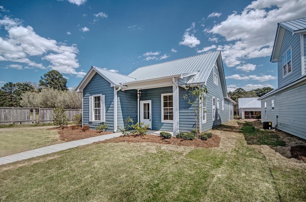 Images Steve Houck Broker/Owner, Real Estate Partners